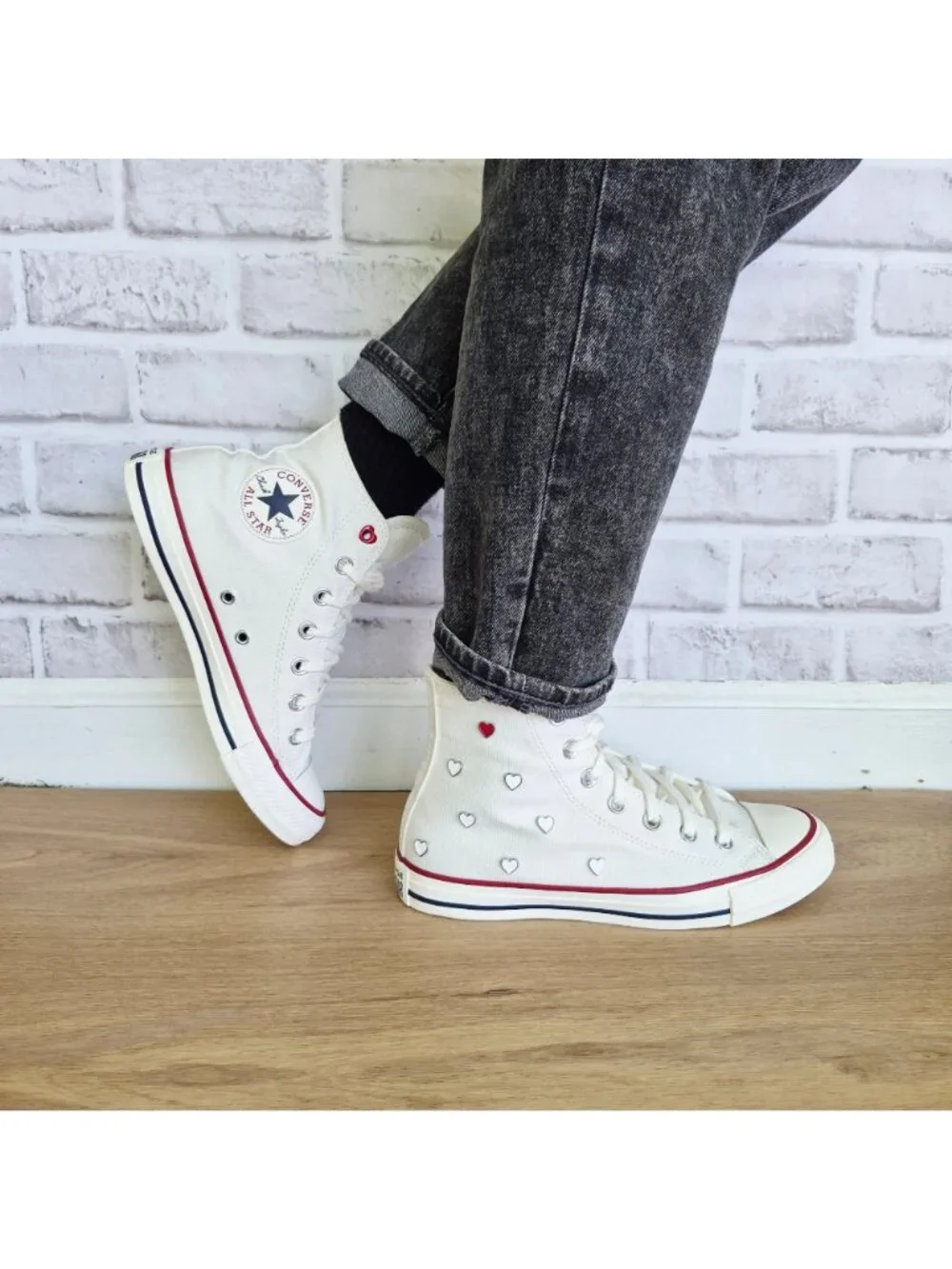 ❤️Converse Chuck Taylor Valentine's Day Sz 11 Womens shoes Sneaker White A19055C